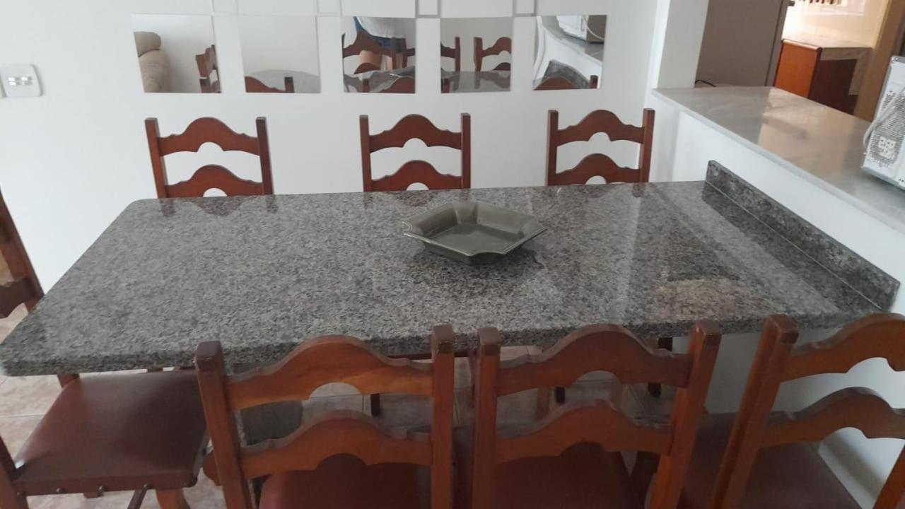 غوارويا Aconchegante E Amplo Apartamento Familiar Pertinho Da Praia! المظهر الخارجي الصورة